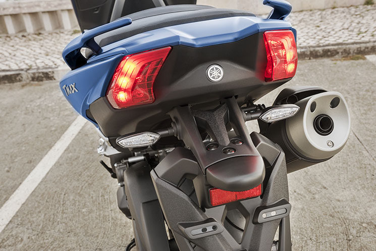 yamaha-tmax-2017-3.jpg