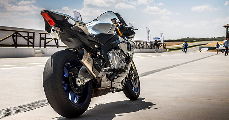 yamahar1-ascari.jpg