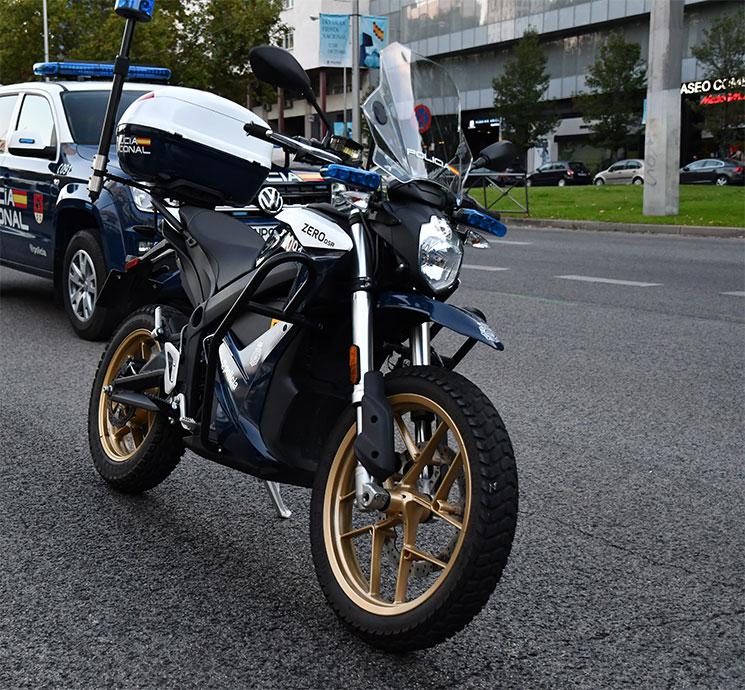 zero-motorcycles-policia-