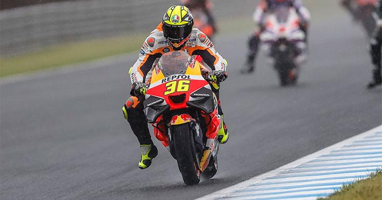 “I had a problem with the helmet, I couldn’t see anything when braking”
