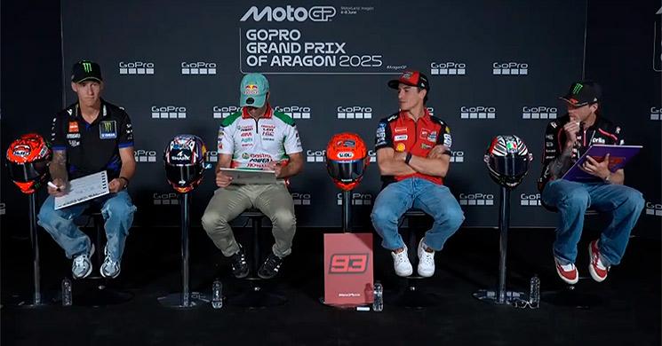 Marc Márquez, incómodo en la rueda de prensa de Aragón