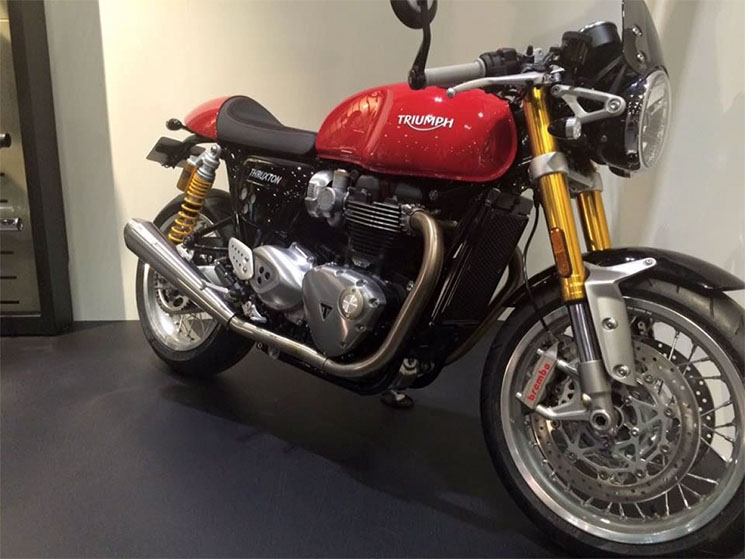 Triumph-Thruxton--2016.jpg