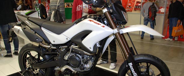 benelli motard 250