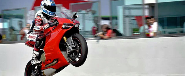 carlos checa ducati