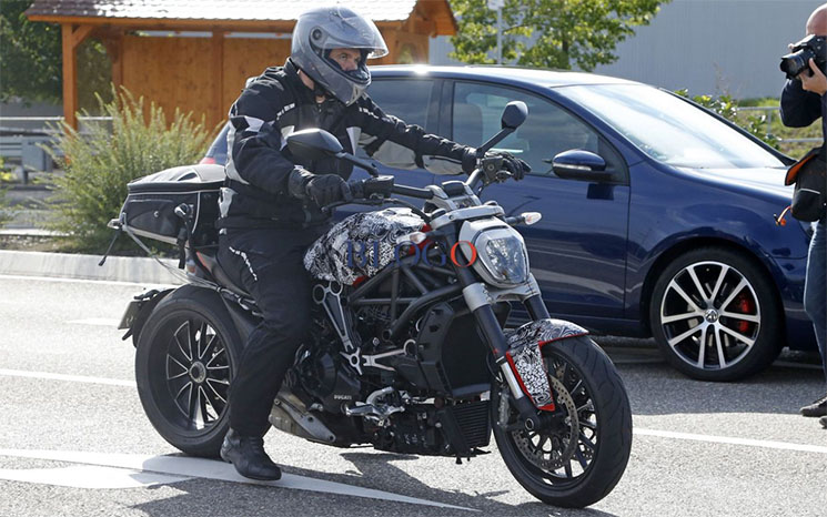 diavel touring