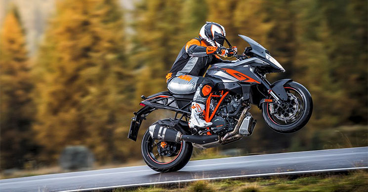 ktm-1290-superduke-gt-2016-2.jpg