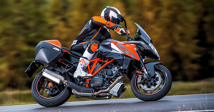 ktm-1290-superduke-gt-2016-4.jpg