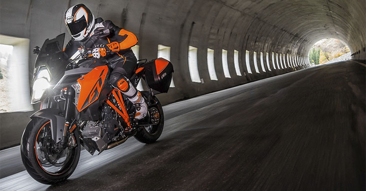 ktm-1290-superduke-gt-2016-5.jpg