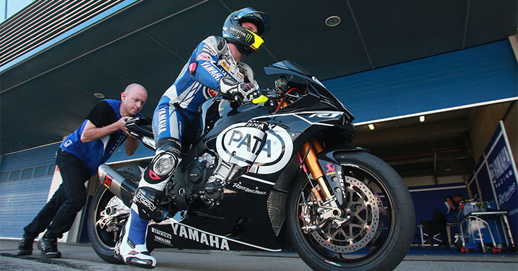 lowes-sbk-yamaha.jpg