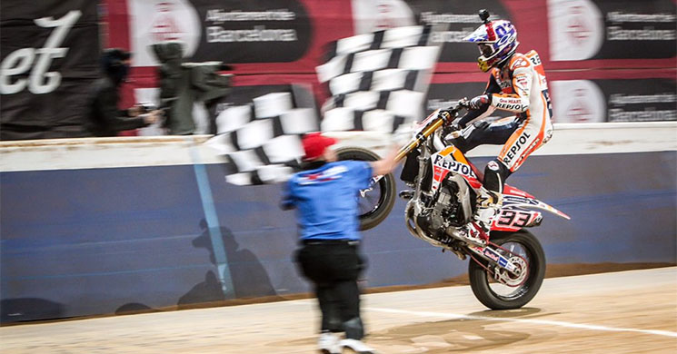 marc-marquez-dirt-track-2015-2.jpg