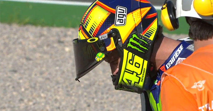 rossi-valencia-crash.jpg