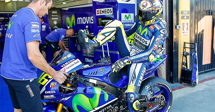 rossi-yamaha-test-2015.jpg