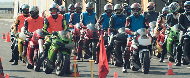 superbike racing school